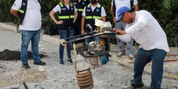 Se fortalece el Programa Permanente de Bacheo en Isla Mujeres