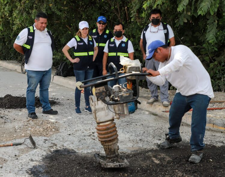 Se fortalece el Programa Permanente de Bacheo en Isla Mujeres
