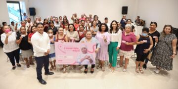 Entregan pases para mastografías gratuitas a mujeres de Puerto Morelos