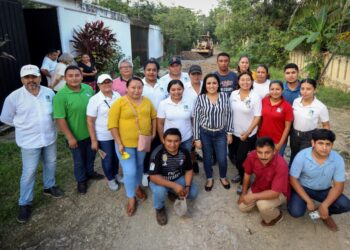 Supervisa Blanca Merari la rehabilitación de calles de terracería en Leona Vicario