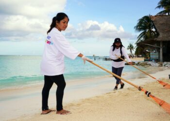 Clausuran en Isla Mujeres la Temporada de Sargazo 2022 en Quintana Roo