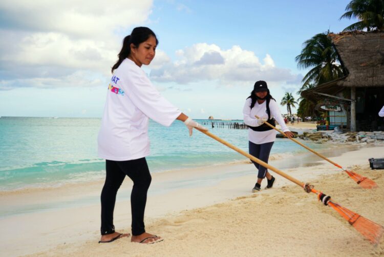 Clausuran en Isla Mujeres la Temporada de Sargazo 2022 en Quintana Roo