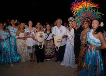 Inaugura Atenea Gómez segunda etapa del Parque Escultórico Punta Sur