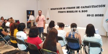 Capacitan a funcionarios de Puerto Morelos para mejorar la atención a la ciudadanía