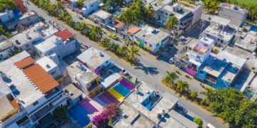 Invita Atenea Gómez a vecinos de la colonia La Gloria a inscribirse al programa federal Rutas Mágicas de Color