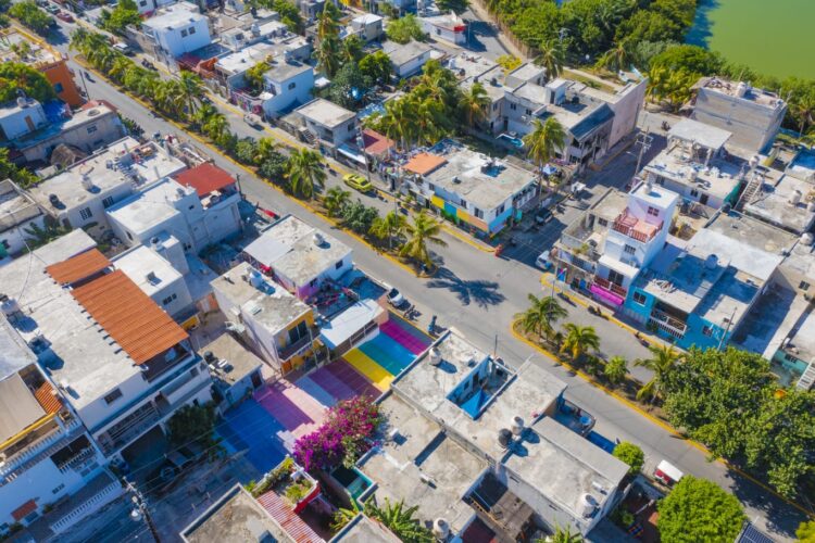 Invita Atenea Gómez a vecinos de la colonia La Gloria a inscribirse al programa federal Rutas Mágicas de Color