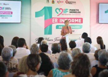 Rinde Maura Cordero su primer informe de actividades al frente del DIF Puerto Morelos