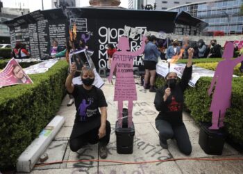 Se han combatido los delitos contra las mujeres, pero no es suficiente: AMLO