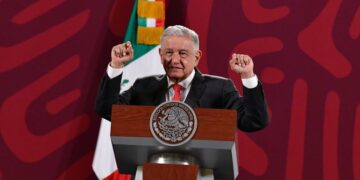 Pide AMLO "avalancha de votos" en 2024 para ganar Presidencia y mayoría en el Congreso