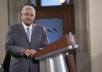 Cónclave conservador "ayuda" para informar sobre racismo y clasismo: AMLO