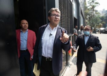 Ricardo Monreal se ausentará de marcha convocada por AMLO