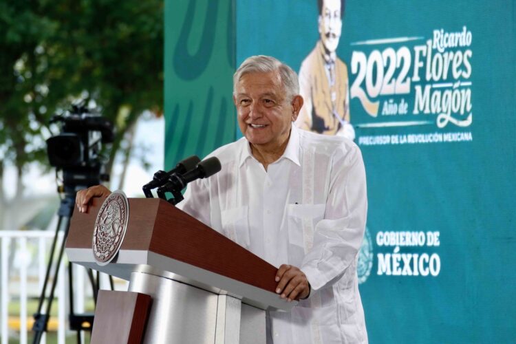 Se marchará en defensa de derechos: López Obrador
