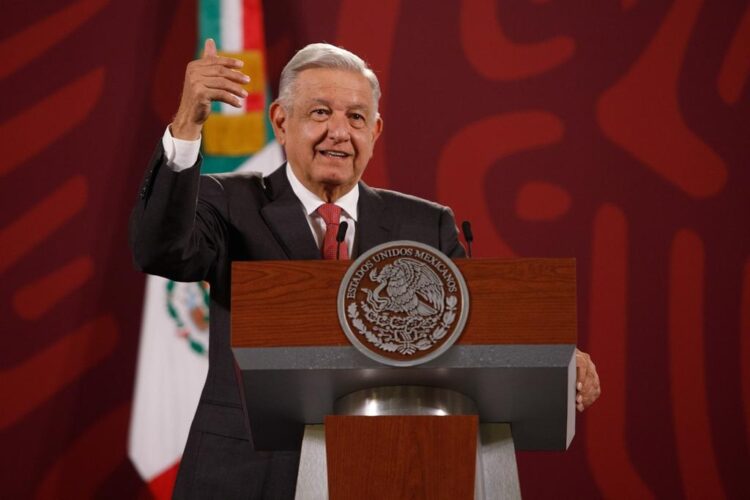 Se han combatido los delitos de agresión contra las mujeres, asegura AMLO