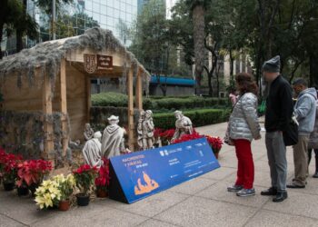 AMLO, en contra de prohibir colocación de nacimientos en espacios públicos