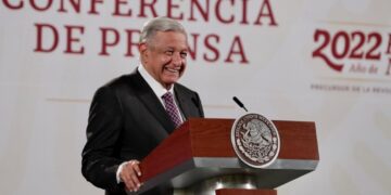 Apoyo expresado en la marcha nos obliga a aplicarnos más, asegura AMLO