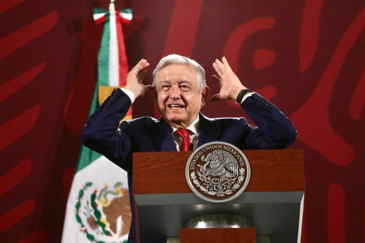 Es lamentable el papel de "barberos" que rodean a presidenciables: AMLO