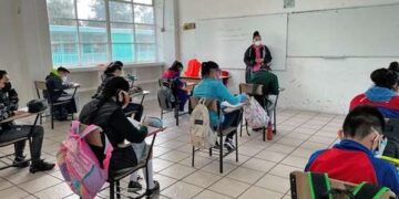 Las decisiones de política educativa las aprueba un consejo: AMLO
