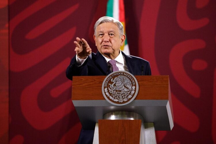 No se pretende desaparecer al INE ni al TEPJF, aclara AMLO