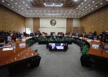 Ocultó el INE sondeo que favorece la reforma electoral