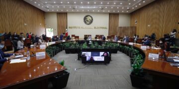 Ocultó el INE sondeo que favorece la reforma electoral