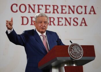 AMLO lamenta fallecimiento del ex diputado de Morena, Luis Alegre