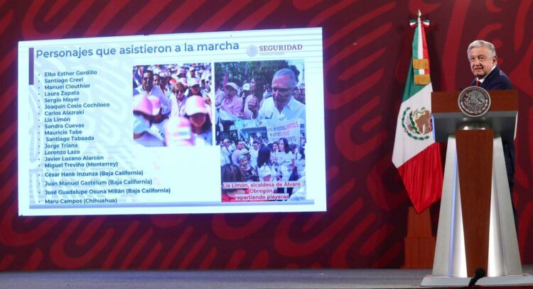 La marcha de ayer, "un striptease del conservadurismo en México", asegura AMLO