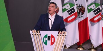 Niegan suspensión provisional a Alejandro Moreno contra alerta migratoria