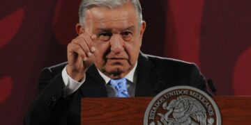 AMLO exhorta al CJF verificar actuación de jueces