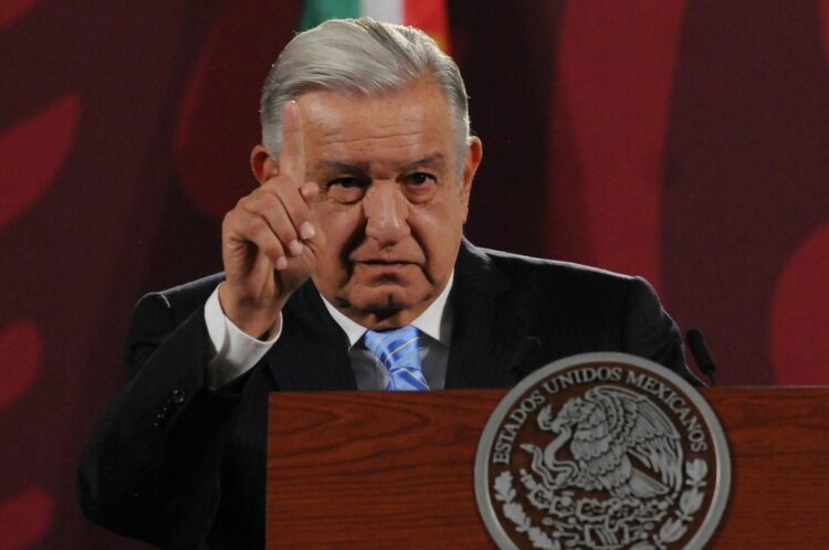 AMLO exhorta al CJF verificar actuación de jueces