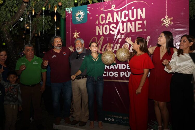 Encienden Ana Patricia Peralta y Mara Lezama Villa Navideña en Cancún