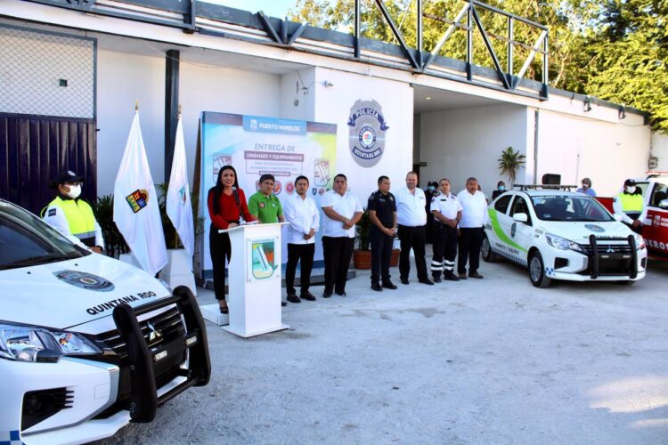 Entrega Blanca Merari vehículos y equipos a Seguridad Pública, Protección Civil y Bomberos