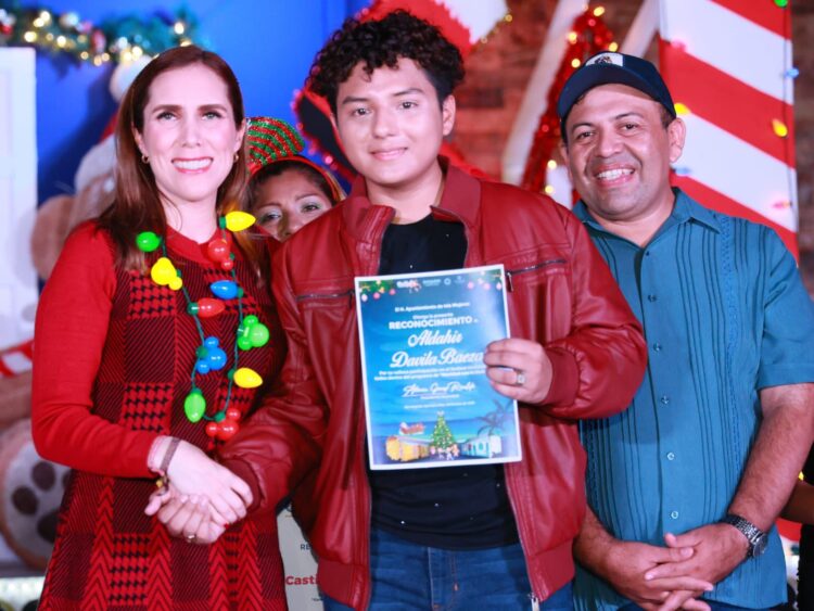 Familias isleñas y turistas disfrutan del programa artístico-musical “Navidad con la Gente” en Isla Mujeres