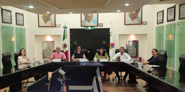 Turnan a comisiones iniciativas en materia de emprendimiento y de derechos humanos