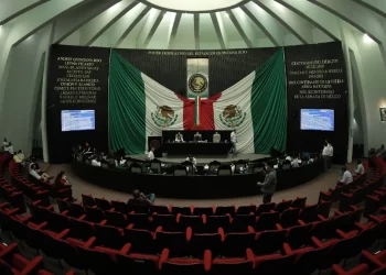 Con dinero y sin pretextos