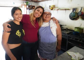 Reciben con entusiasmo a Marybel Villegas en la región 77 de Cancún