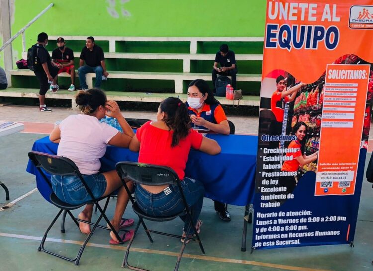 Vincula gobierno de Puerto Morelos a buscadores de empleo con empresas