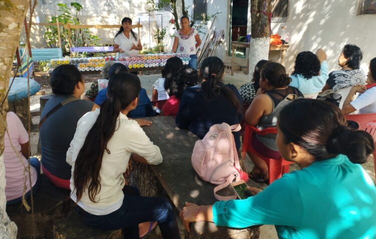 Gobierno de Puerto Morelos gestiona apoyos a mujeres emprendedoras de Leona Vicario