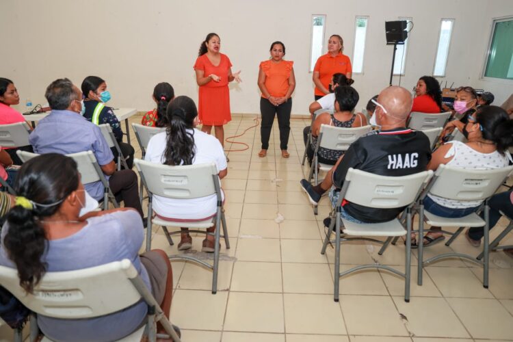 Promueve Atenea Gómez una vida libre de violencia entre las mujeres de la zona continental