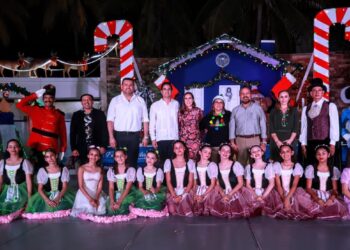 Exitosa presentación de la obra “El Cascanueces” en Festival Navidad con la Gente de Isla Mujeres