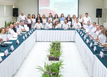 Empresarios firman con Mara Lezama acuerdo solidario para saldar deuda económica y social de Quintana Roo