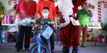 Lleva Blanca Merari festejo navideño a Leona Vicario