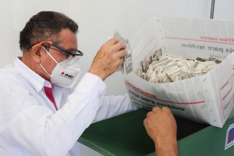 Destruye INE Quintana Roo más de 16 mil Credenciales para Votar