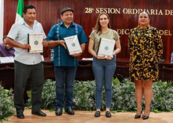 Entregan en Sesión de Cabildo Diagnóstico de Salud Municipal de Isla Mujeres