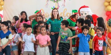 Atenea Gómez convive con familias isleñas a través de La Posada en tu Colonia