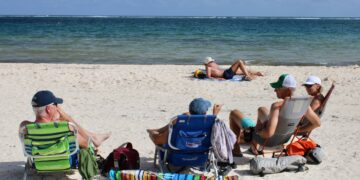 Anuncian vigilancia especial en playas de Puerto Morelos para fiestas de Navidad y Año Nuevo