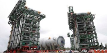 Promete AMLO terminar refinería de Dos Bocas a mediados de 2023