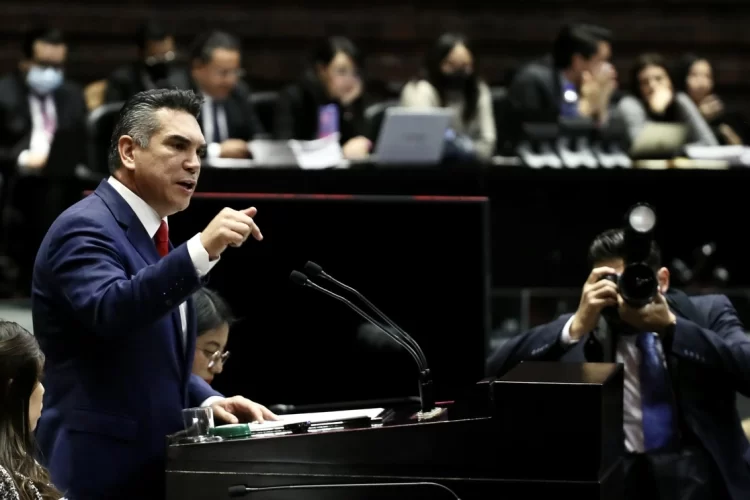 Toca al PRI fortalecer régimen democrático ante el peligro que corre en el país: Alejandro Moreno