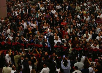 Toman protesta promotores de Marcelo Ebrard rumbo a encuesta presidencial de Morena