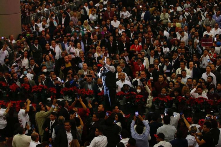 Toman protesta promotores de Marcelo Ebrard rumbo a encuesta presidencial de Morena