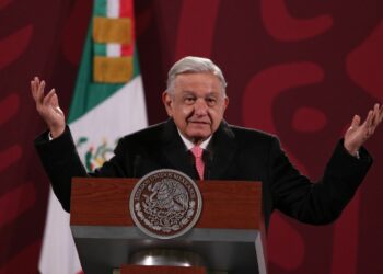 Si no está prohibido, que los presidenciables de Morena debatan, señala AMLO